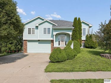 707 Tupelo Lane, Papillion, NE 68133