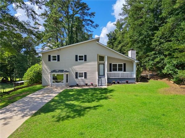 4533 Cresant Lane , Douglasville, GA 30135