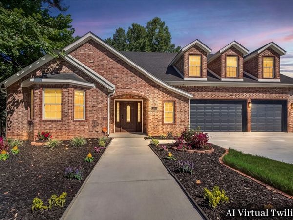 4103 NE Kensington Avenue , Bentonville, AR 72712