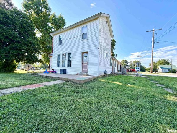 402 W WALNUT Street, Griggsville, IL 62340
