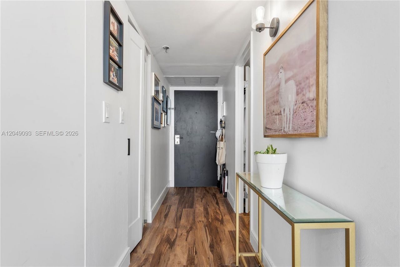 555 NE 15th St , Unit 518, Miami, FL 33132 Photo