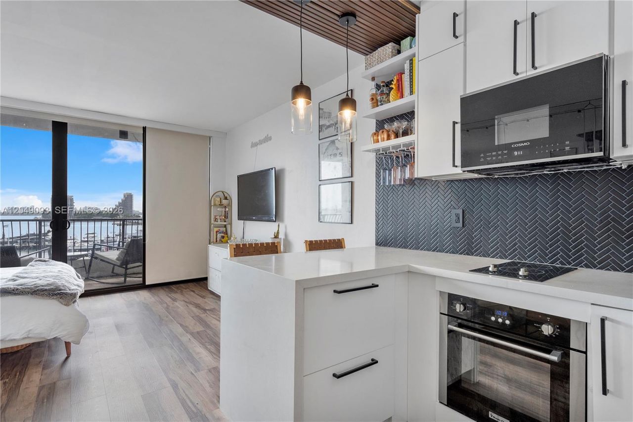 555 NE 15th St , Unit 518, Miami, FL 33132 Photo