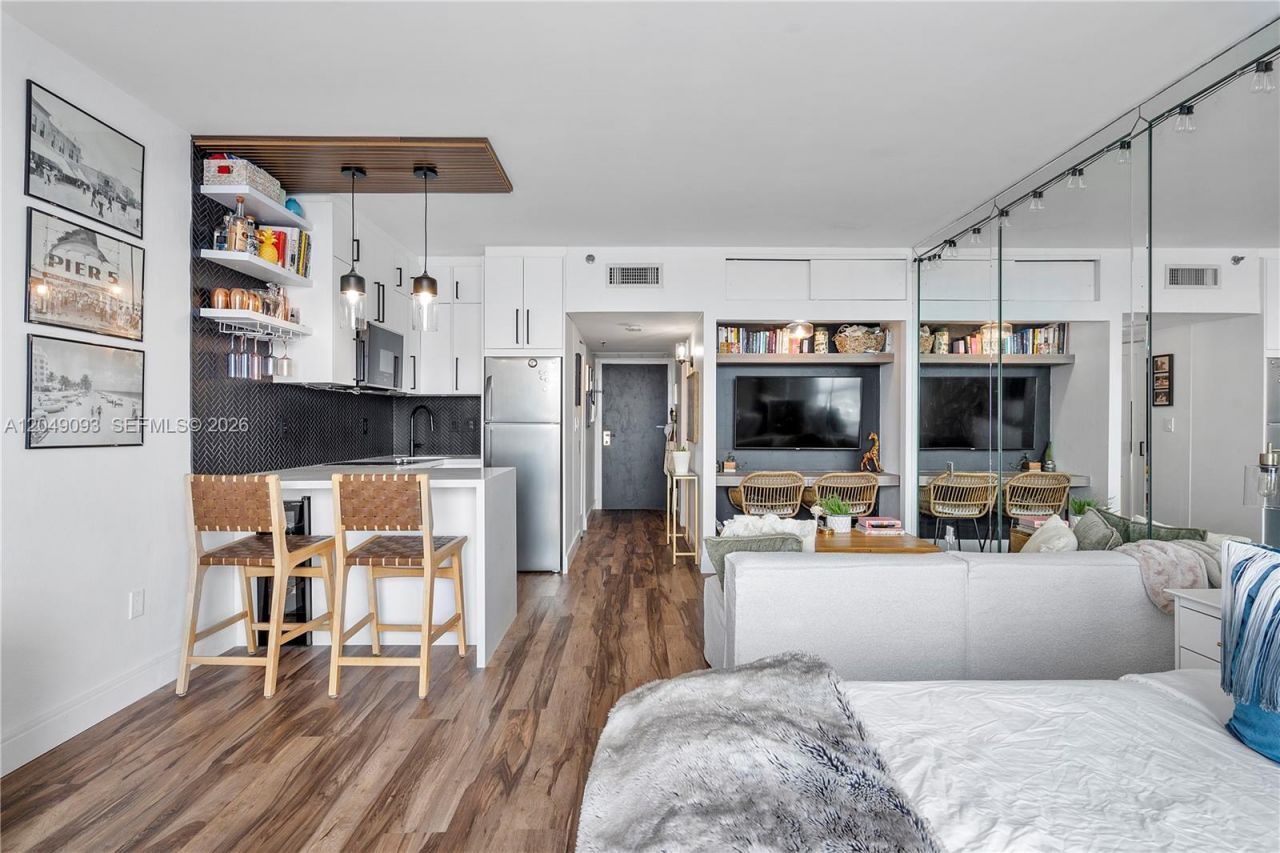 555 NE 15th St , Unit 518, Miami, FL 33132 Photo