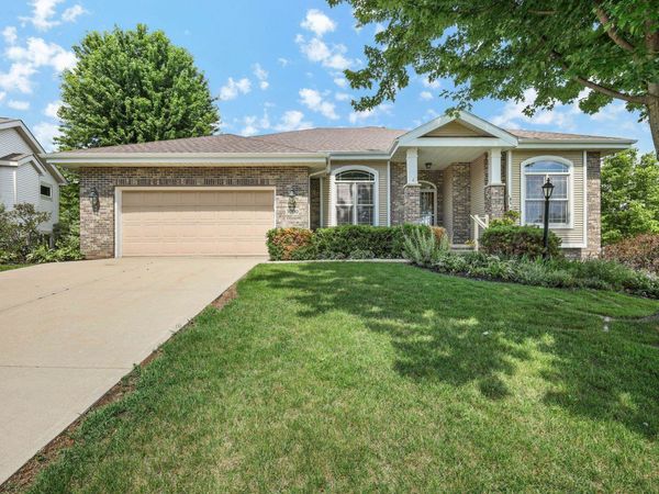 3000 Stamford Place, Fitchburg, WI 53711