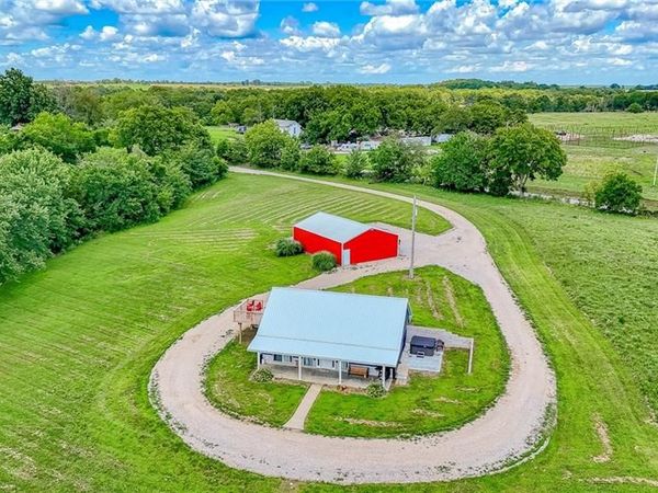 938 SW 13 Highway, Leeton, MO 64761