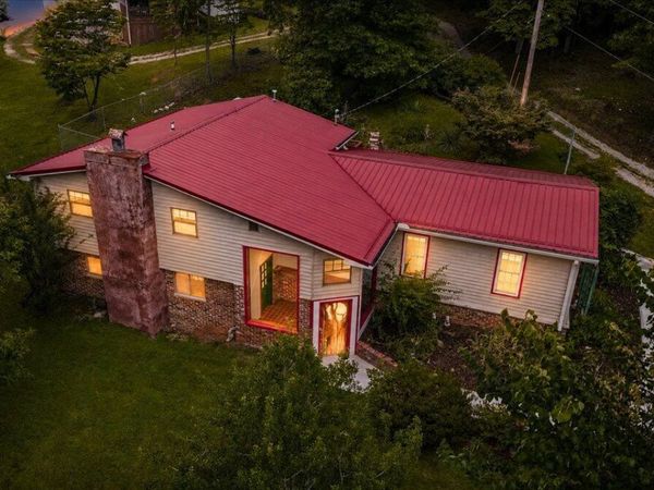 327 McDeerman Rd, Jacksboro, TN 37757