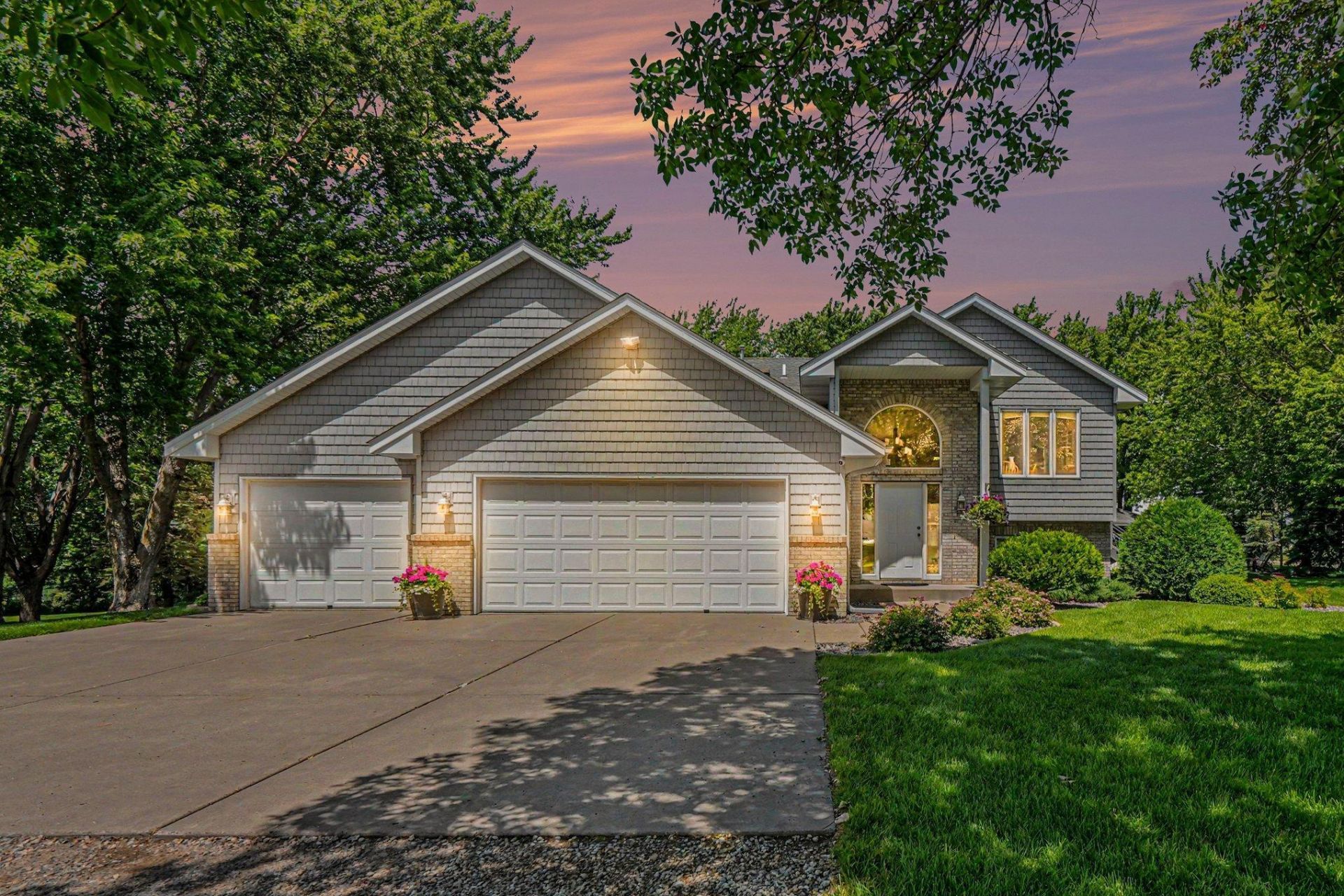 7460 Odean Avenue NE, Elk River, MN 55330