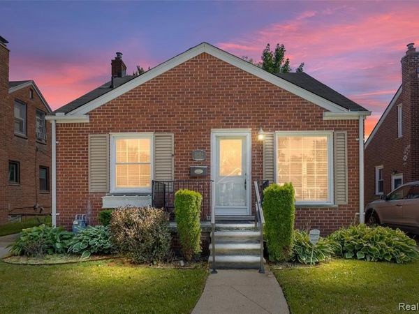 20934 HUNT CLUB Drive, Harper Woods, MI 48225