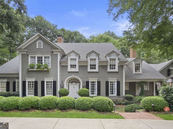 15 Chatsworth Place, Atlanta, GA 30327