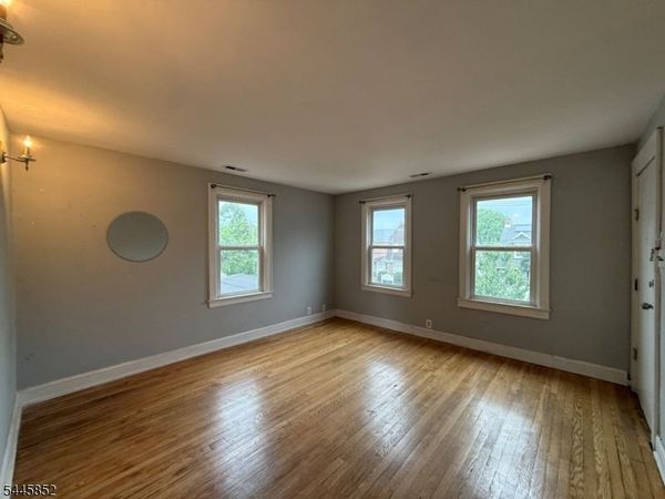 17 W Grant Ave, Roselle Park, NJ 07204