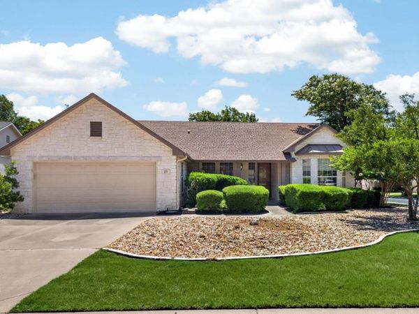 201 Whispering Wind DR, Georgetown, TX 78633
