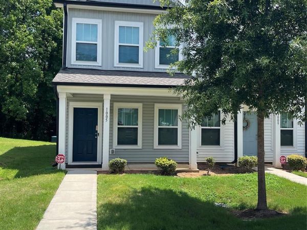 1005 Plaza Walk Drive , Charlotte, NC 28215