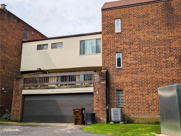 2069 Penguin Avenue , Akron, OH 44319