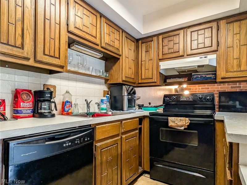 2069 Penguin Avenue, Akron, OH 44319 Photo 11