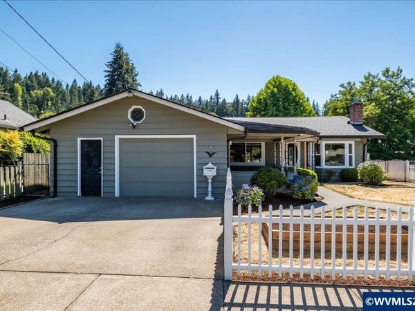 1012 S Water St, Silverton, OR 97381