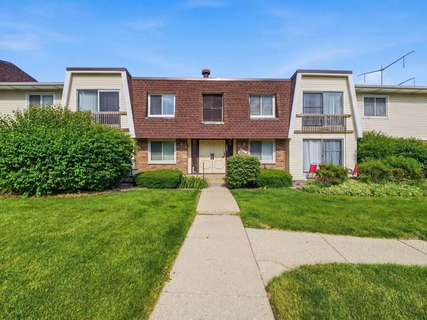 6818 Roberts Drive , Unit 3, Woodridge, IL 60517