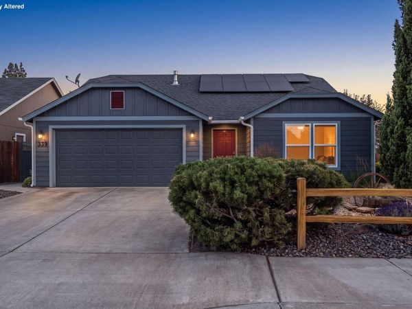 339 SW 33rd Drive, Redmond, OR 97756