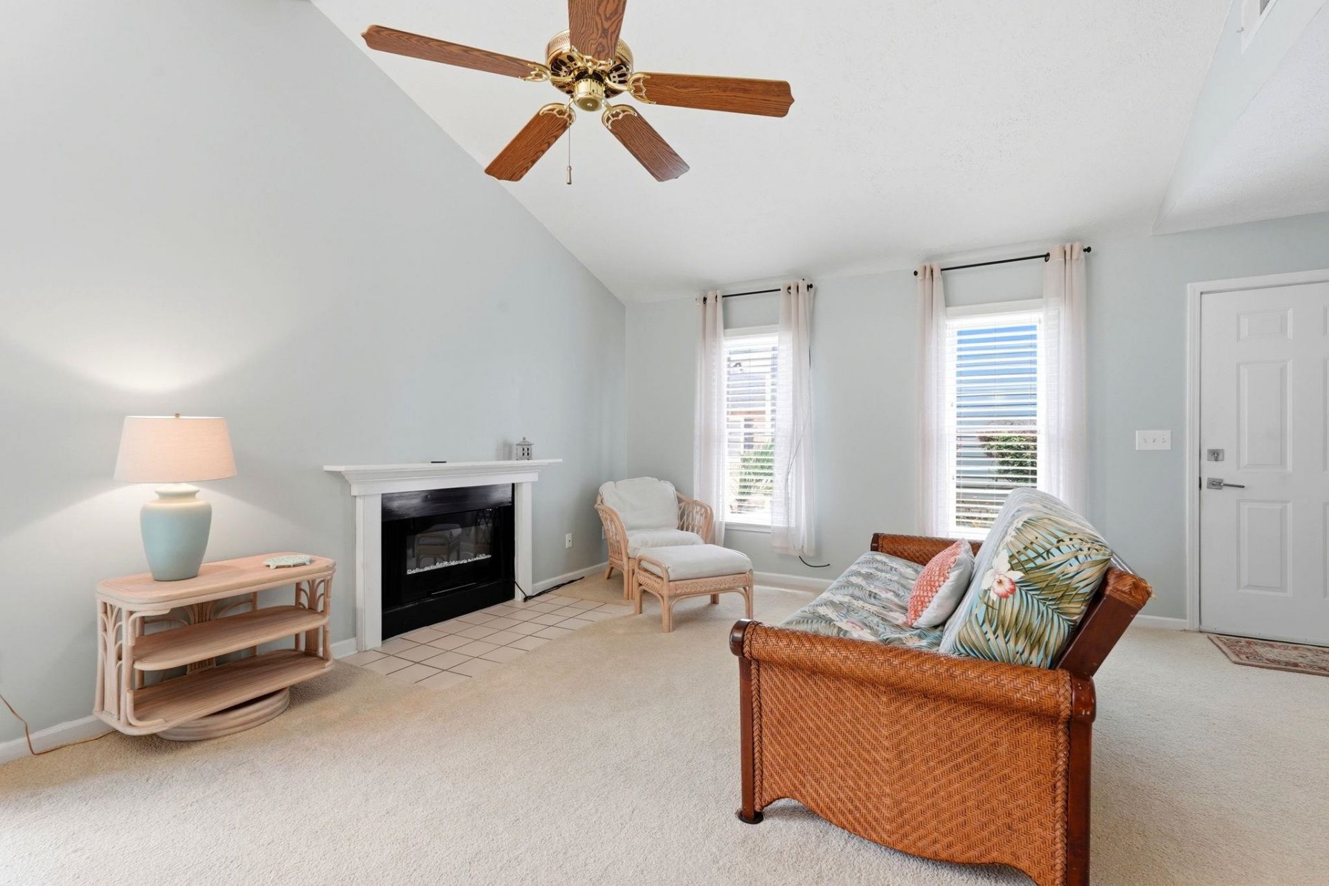 906 Tiffany Ln.  Photo 12