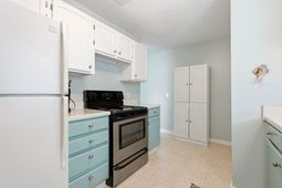 906 Tiffany Ln.  photo 4