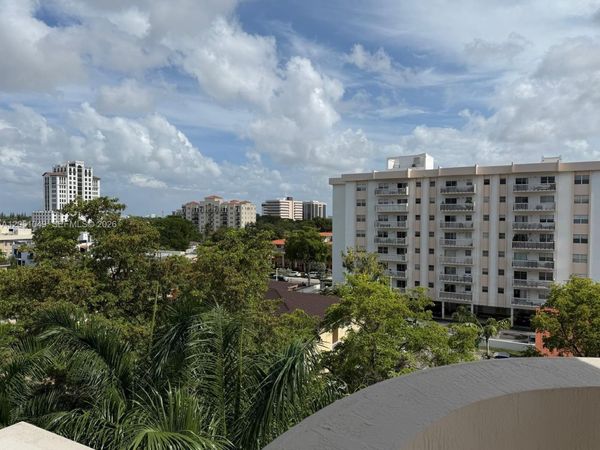 50 Menores Ave , Unit 518, Coral Gables, FL 33134