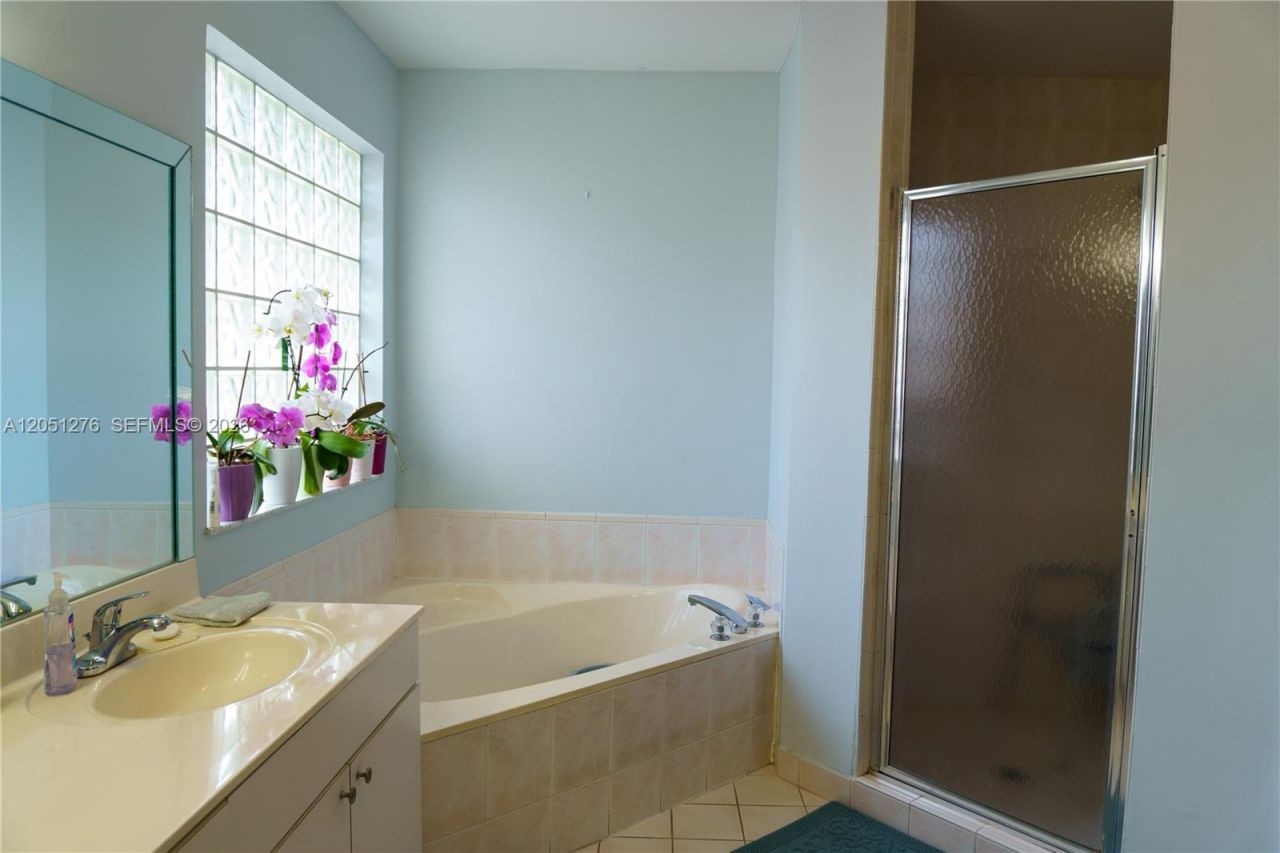 Please Call For Address, Miami, FL 33196 Photo