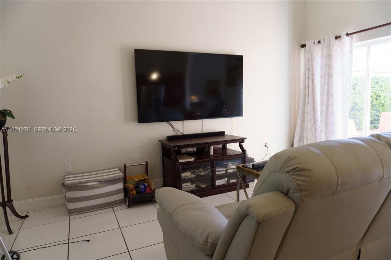 Please Call For Address, Miami, FL 33196 Photo