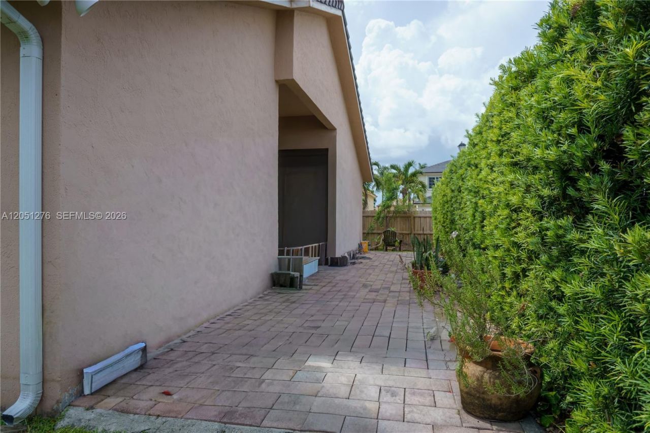 Please Call For Address, Miami, FL 33196 Photo