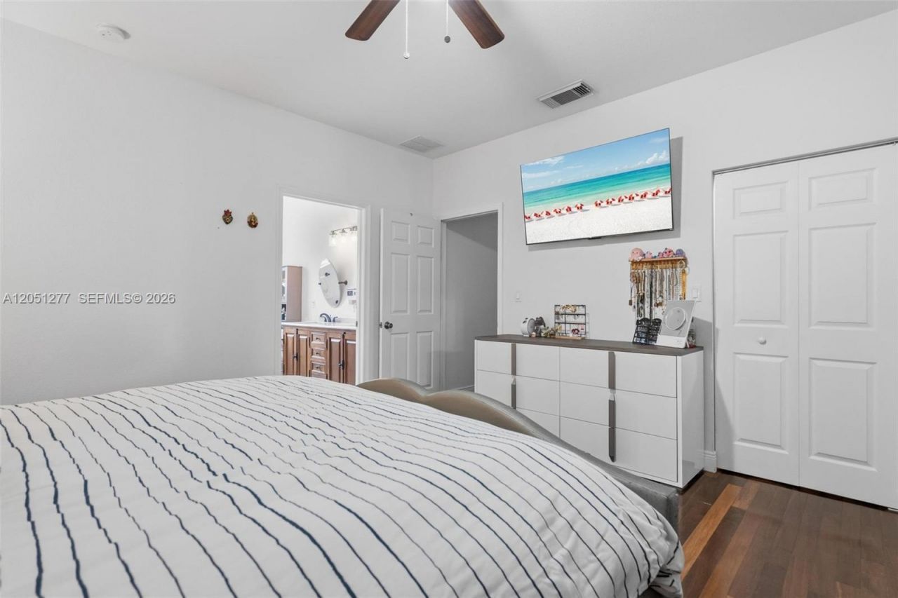 357 NE 35th Ter , Homestead, FL 33033 Photo