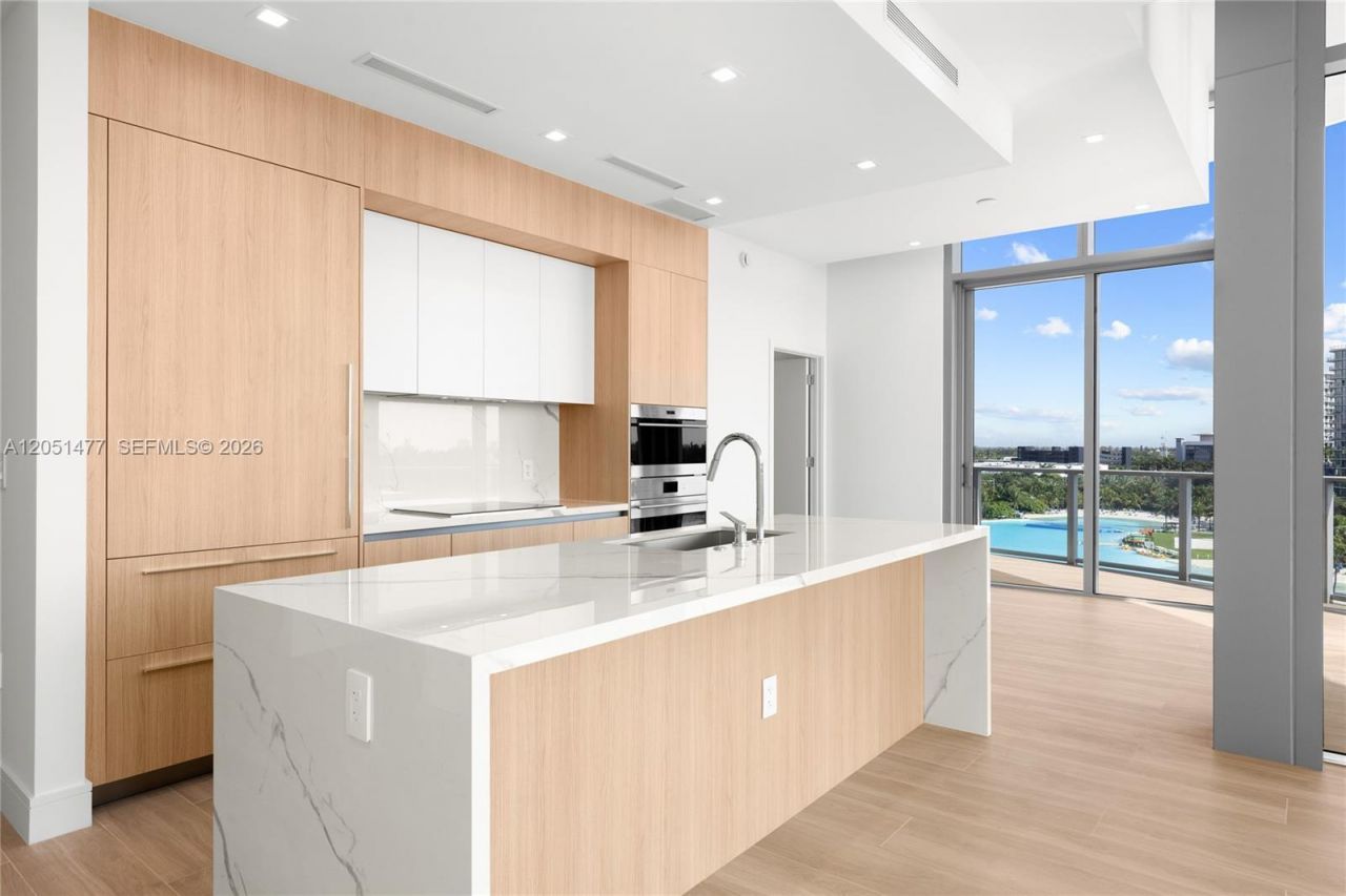 2411 Laguna Cr , Unit 611, Miami, FL 33181 Photo