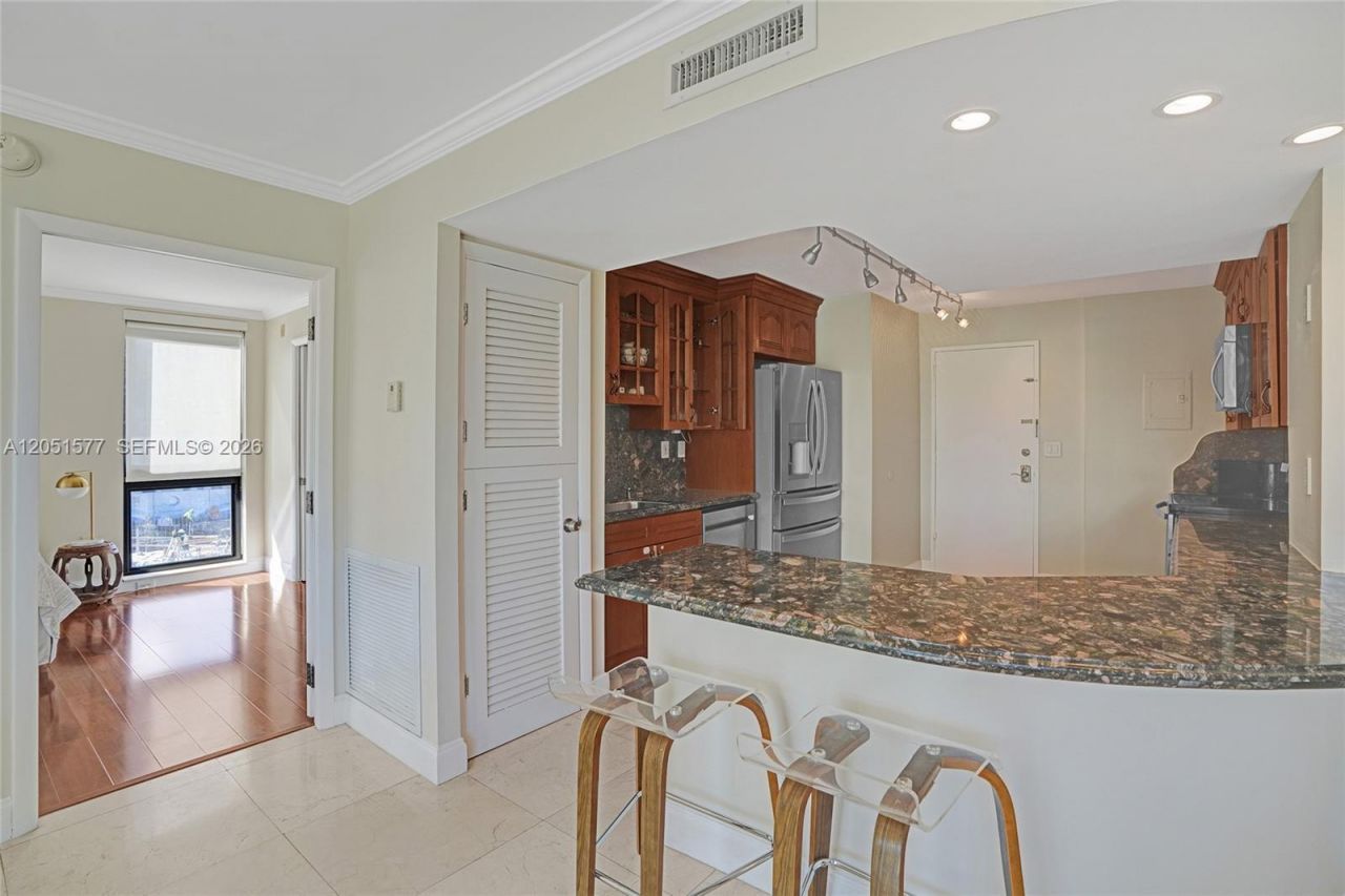 9800 W Bay Harbor Dr , Unit 309, Bay Harbor Islands, FL 33154 Photo