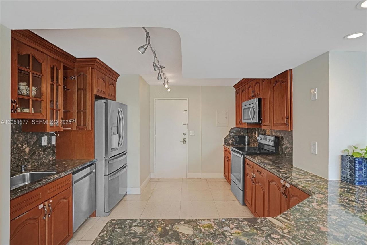 9800 W Bay Harbor Dr , Unit 309, Bay Harbor Islands, FL 33154 Photo