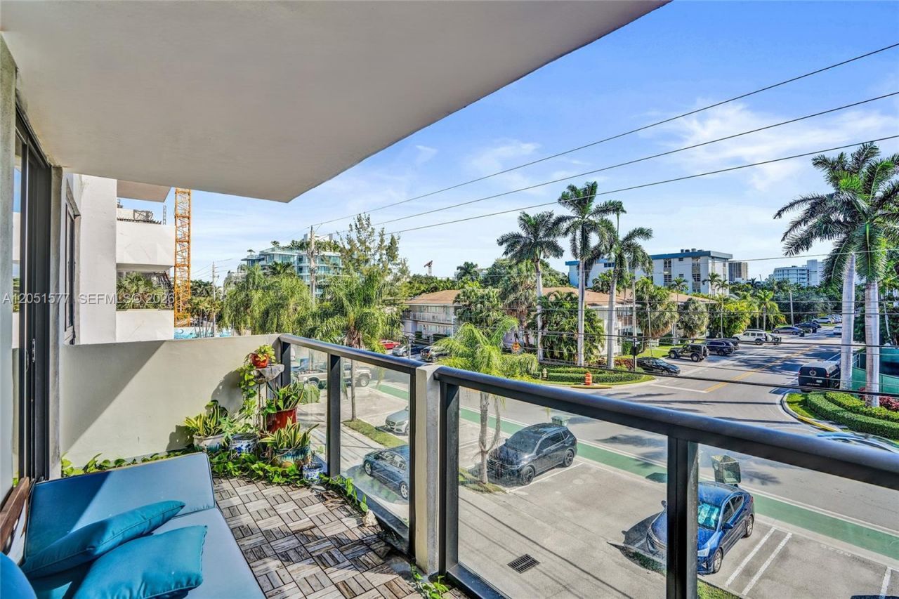 9800 W Bay Harbor Dr , Unit 309, Bay Harbor Islands, FL 33154 Photo