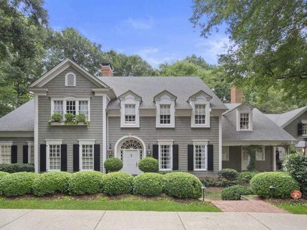 15 Chatsworth Place, Atlanta, GA 30327