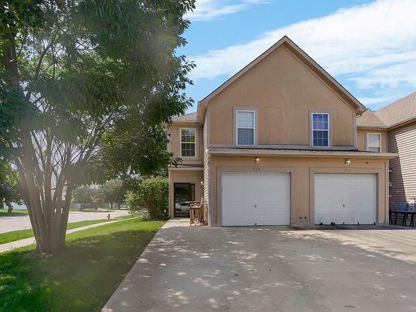 209 N 6th Terrace, Louisburg, KS 66053