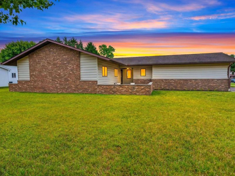 367 Lawnwood Drive, Circleville, OH 43113 Photo 1