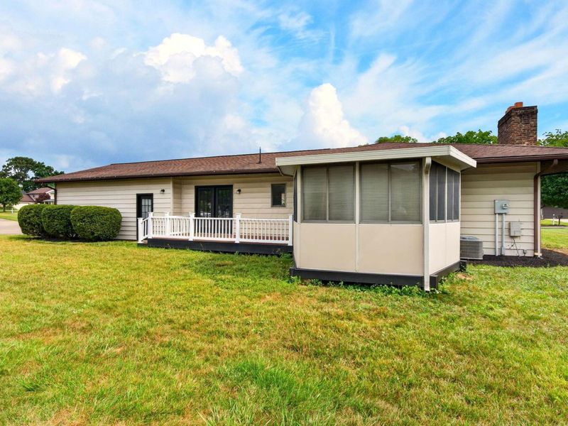 367 Lawnwood Drive, Circleville, OH 43113 Photo 10
