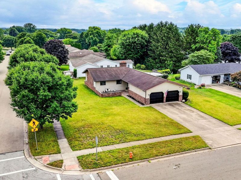 367 Lawnwood Drive, Circleville, OH 43113 Photo 12