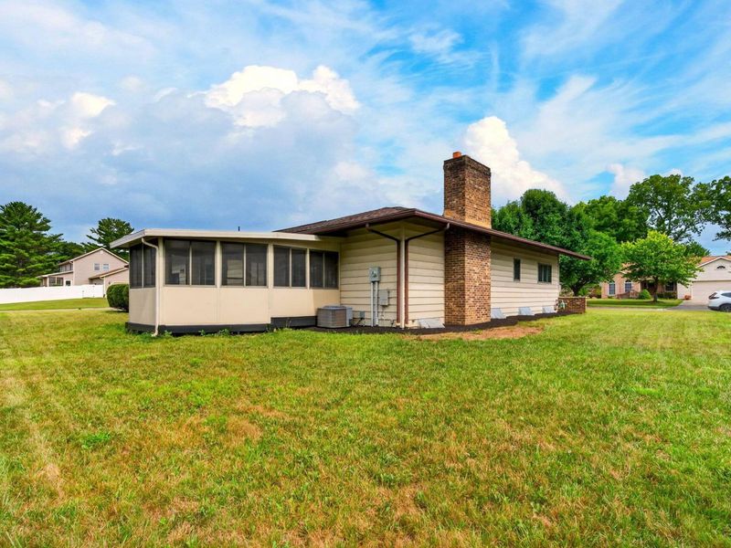 367 Lawnwood Drive, Circleville, OH 43113 Photo 7