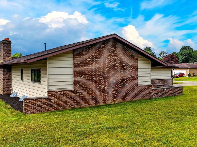 367 Lawnwood Drive, Circleville, OH 43113 Photo 8