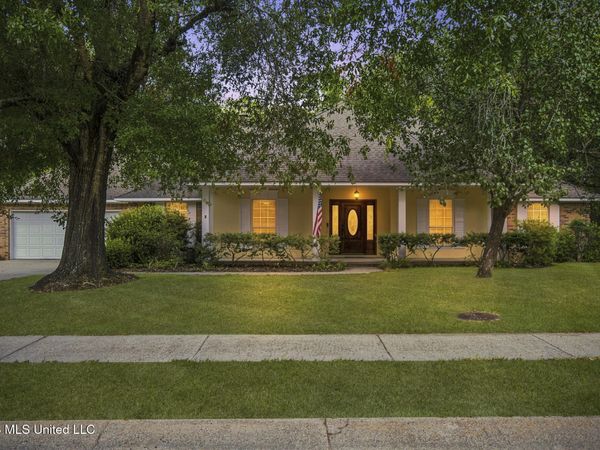 1314 Mill Circle, Ocean Springs, MS 39564