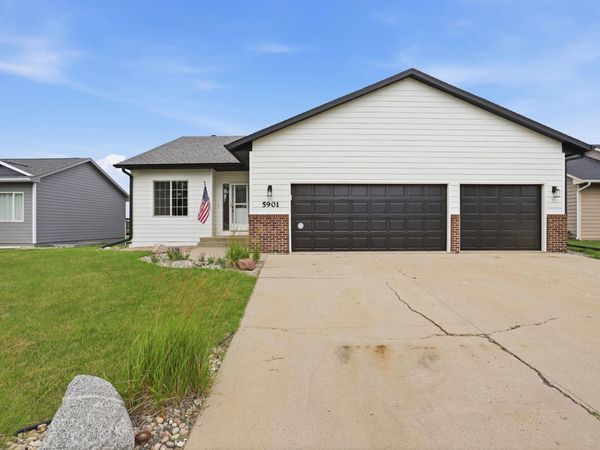 5901 N Sand Ave, Sioux Falls, SD 57104