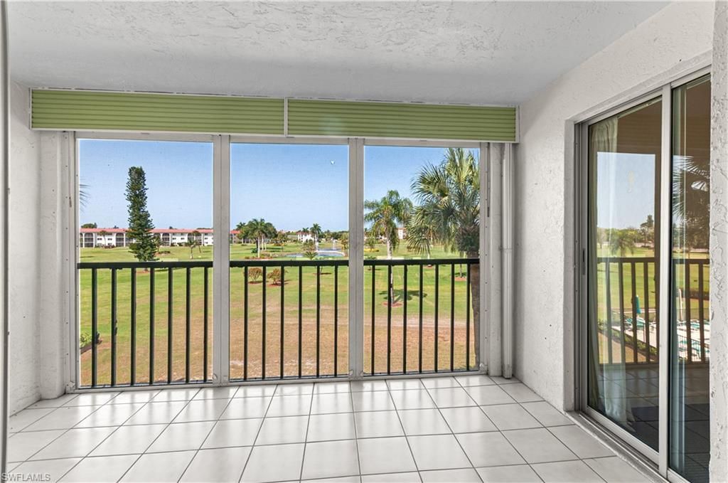 21 High Point Cir E, Unit 305, Naples, FL 34103 Photo