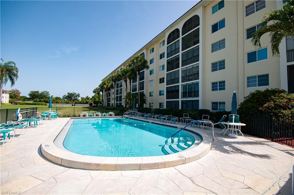 21 High Point Cir E, Unit 305, Naples, FL 34103 Photo