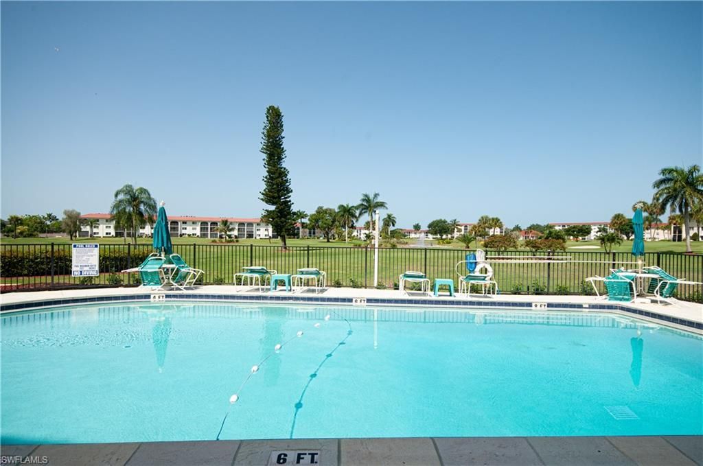 21 High Point Cir E, Unit 305, Naples, FL 34103 Photo