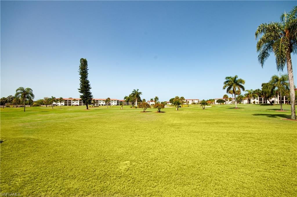 21 High Point Cir E, Unit 305, Naples, FL 34103 Photo