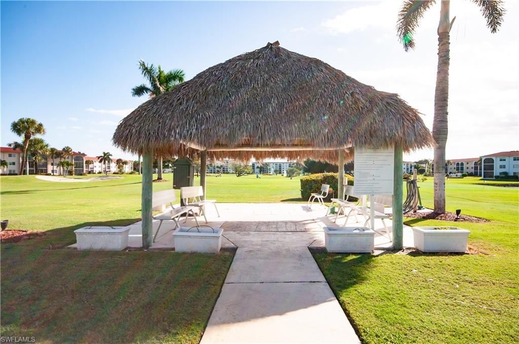 21 High Point Cir E, Unit 305, Naples, FL 34103 Photo