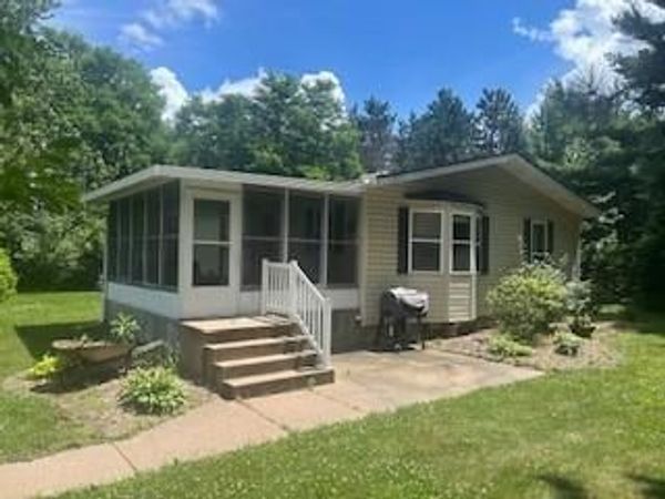 7337 9 Mile Creek Rd, Eau Claire, WI 54701