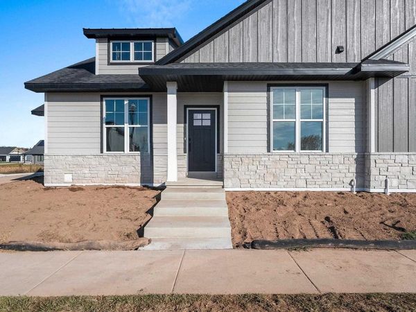 2874 HOWARD, Howard, WI 54313