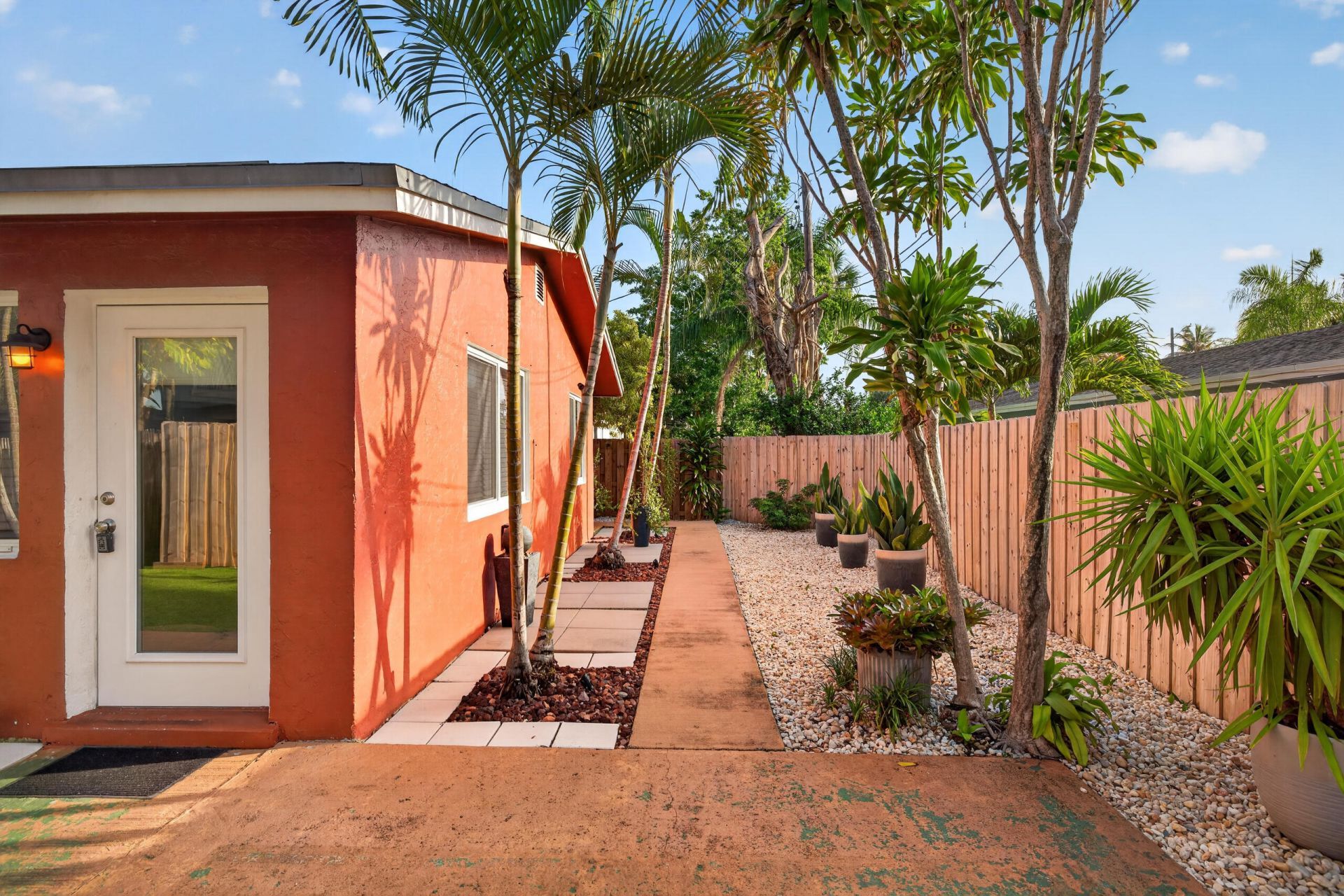 1720 NE 8th Avenue, Fort Lauderdale, FL 33305 Photo