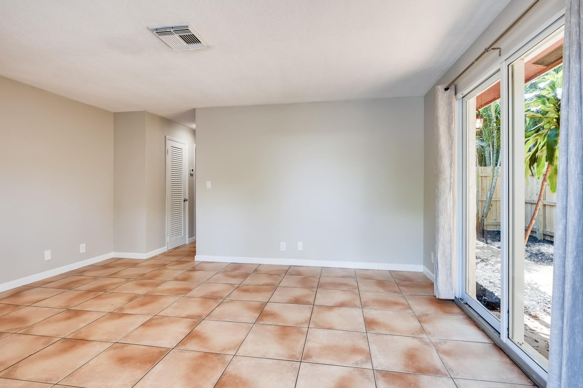 1720 NE 8th Avenue, Fort Lauderdale, FL 33305 Photo